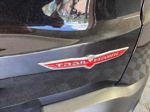 Used 2023 Jeep Renegade Trailhawk w/ Sun/Sound Group AWD/4WD image 9