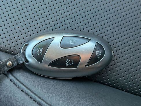 Certified 2025 Hyundai Santa Fe SEL image 35