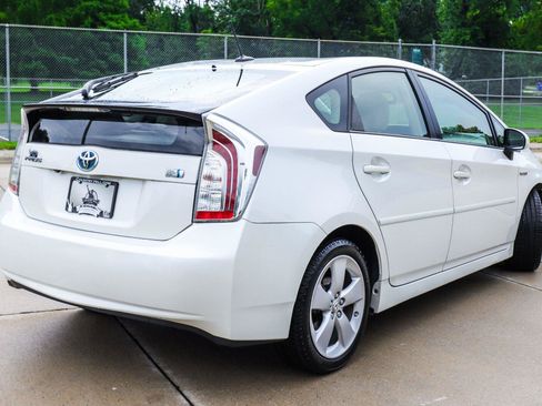 Used 2013 Toyota Prius Five w/ Advanced Technology Pkg FWD image 16