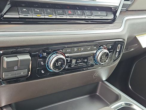New 2026 GMC Sierra 1500 SLT w/ SLT Premium Plus Package AWD/4WD image 19
