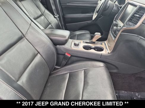 Used 2017 Jeep Grand Cherokee Limited w/ Luxury Group II AWD/4WD image 27