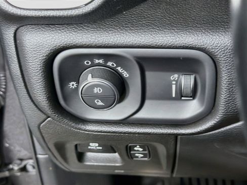 Used 2022 RAM 1500 Lone Star AWD/4WD image 17