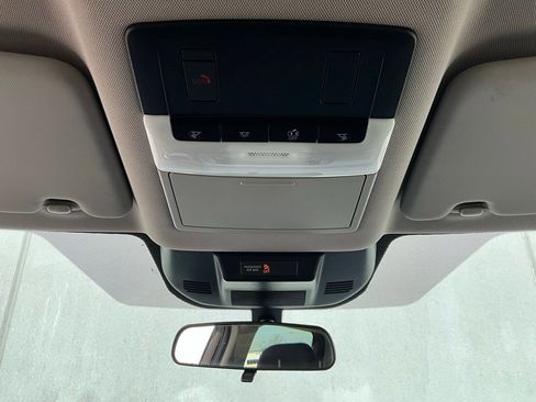 Used 2025 Nissan Rogue SV image 16