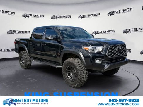 Used 2020 Toyota Tacoma TRD Off-Road image 1