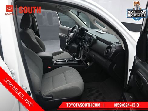 Used 2022 Toyota Tacoma SR AWD/4WD image 28