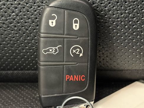 Used 2023 Jeep Compass Trailhawk w/ Trailhawk Elite Group AWD/4WD image 43