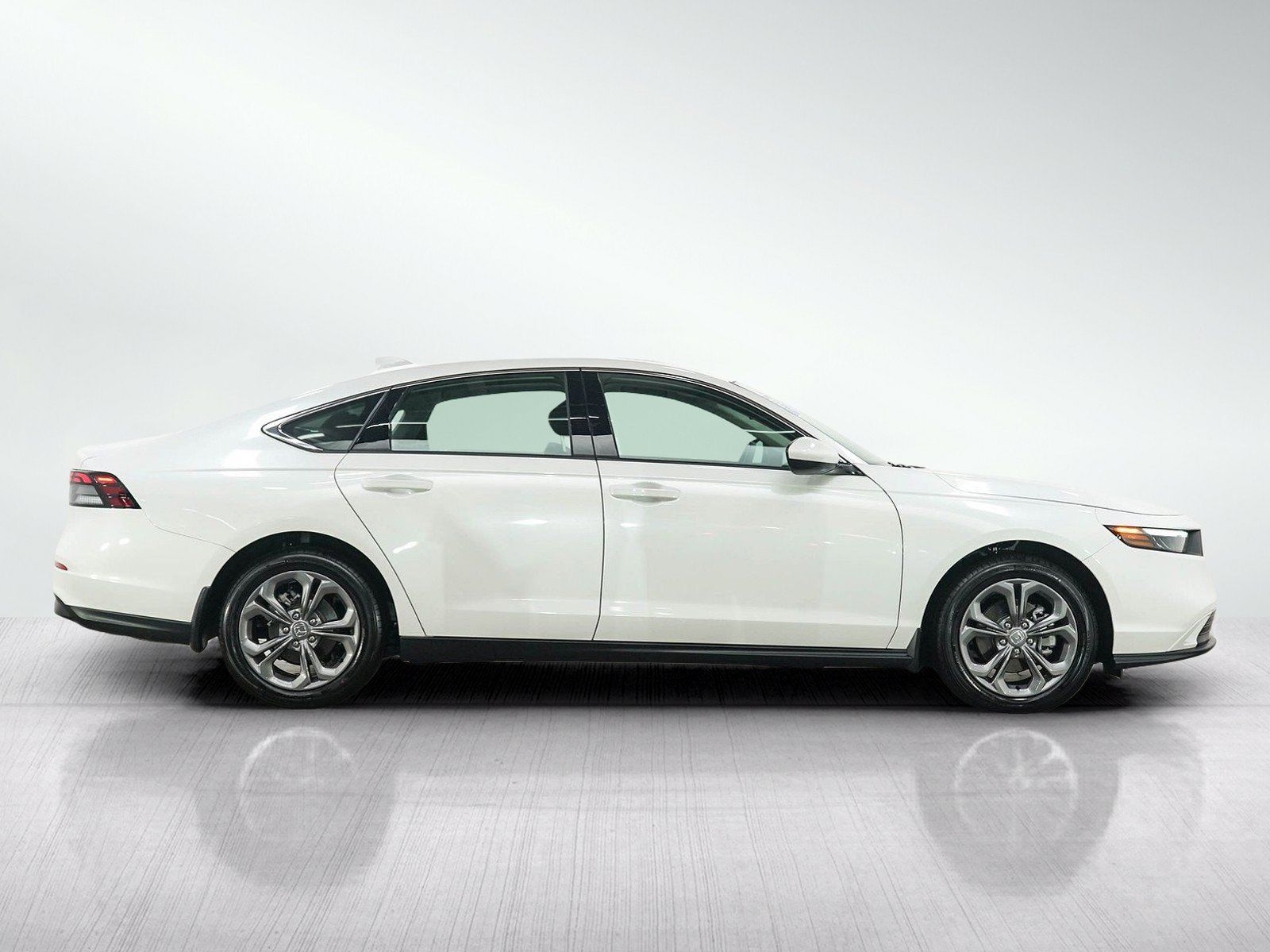 Used 2024 Honda Accord EX image 6