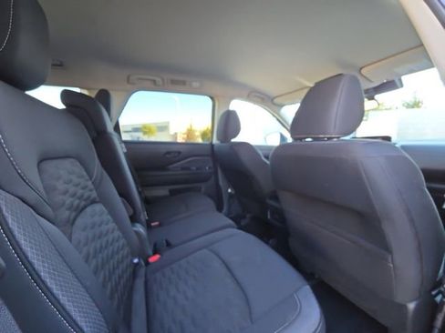 Used 2024 Nissan Pathfinder SV image 29