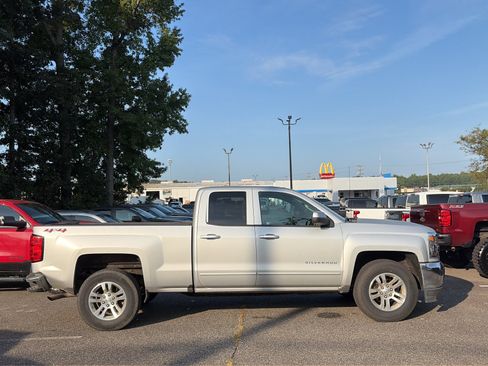 Used 2018 Chevrolet Silverado 1500 LT w/ All Star Edition AWD/4WD image 6