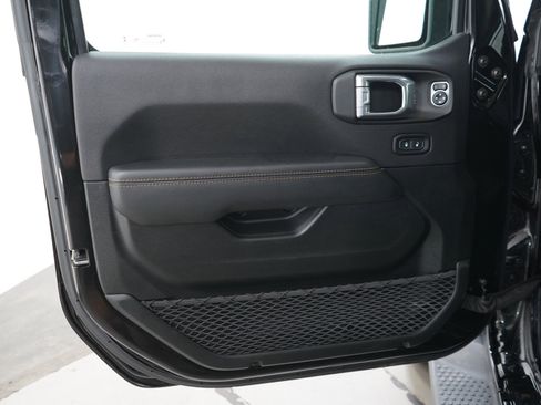 Used 2021 Jeep Wrangler Unlimited Sahara AWD/4WD image 20