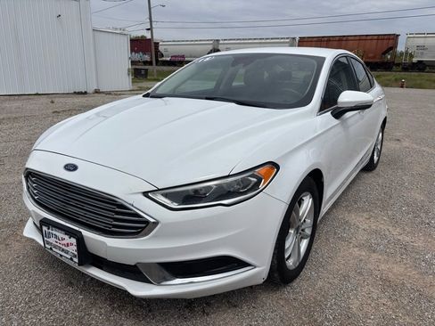 Used 2018 Ford Fusion SE w/ Equipment Group 602A FWD image 7