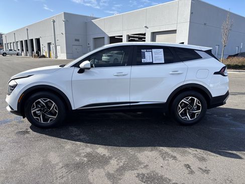 Used 2025 Kia Sportage LX image 6