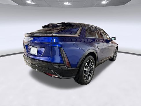 New 2026 Cadillac Lyriq Sport AWD/4WD image 8