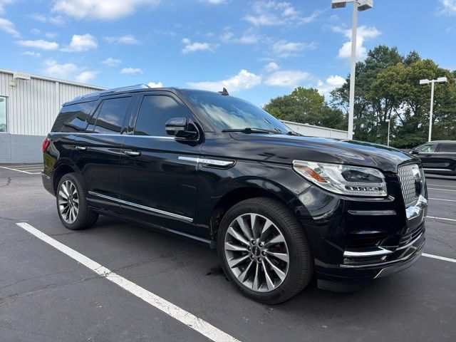 Used 2019 Lincoln Navigator Select RWD image 2