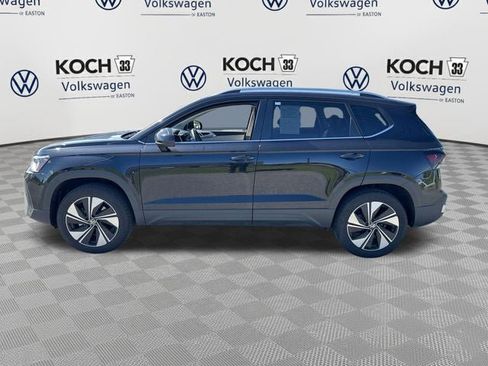 Used 2025 Volkswagen Taos SE AWD/4WD image 4