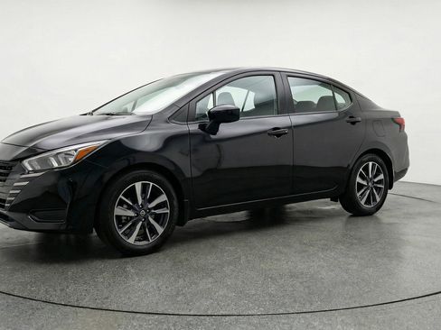 Used 2025 Nissan Versa SV FWD image 3