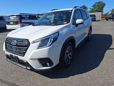 Used 2024 Subaru Forester Premium AWD/4WD image 15