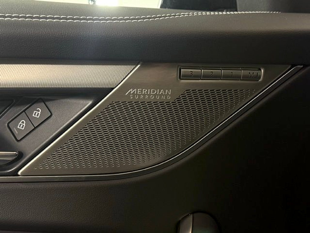 New 2026 Jaguar F-PACE R-Dynamic S AWD/4WD image 27