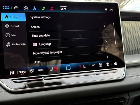 Certified 2025 Volkswagen Tiguan SE image 16