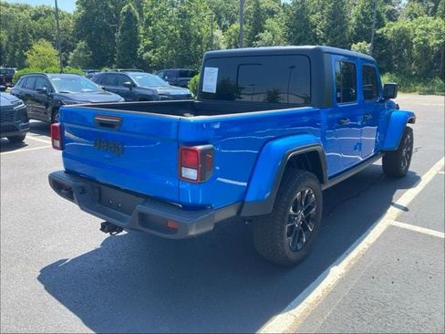 Used 2025 Jeep Gladiator Sport AWD/4WD image 8