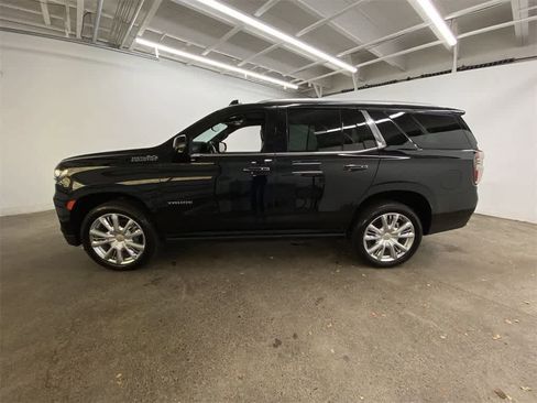 Used 2024 Chevrolet Tahoe High Country w/ Premium Package image 3