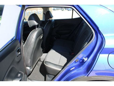 Used 2024 Hyundai Venue Limited image 14