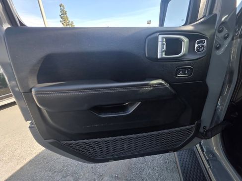 Used 2021 Jeep Wrangler Unlimited Sahara image 11