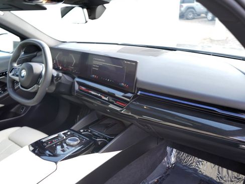 Used 2024 BMW 530i xDrive w/ Convenience Package image 67