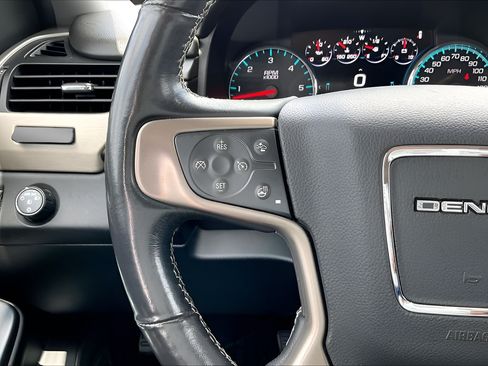 Used 2020 GMC Yukon Denali w/ Denali Ultimate Package RWD image 10