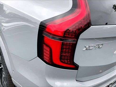New 2026 Volvo XC90 B6 Ultra w/ Protection Package image 5