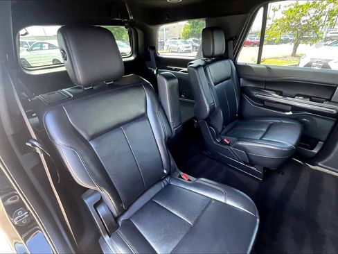Used 2020 Ford Expedition XLT w/ Equipment Group 202A image 17