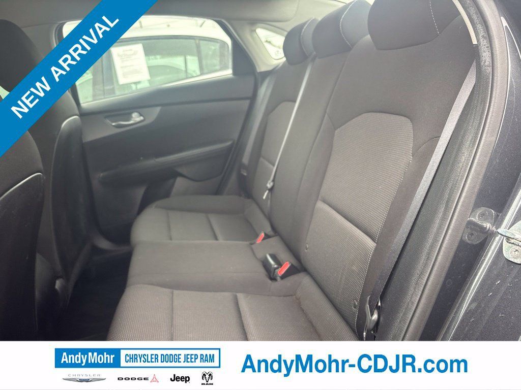 Used 2019 Kia Forte LXS FWD image 12