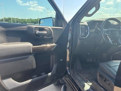 Used 2021 Chevrolet Silverado 1500 LT Trail Boss w/ Convenience Package II AWD/4WD image 8