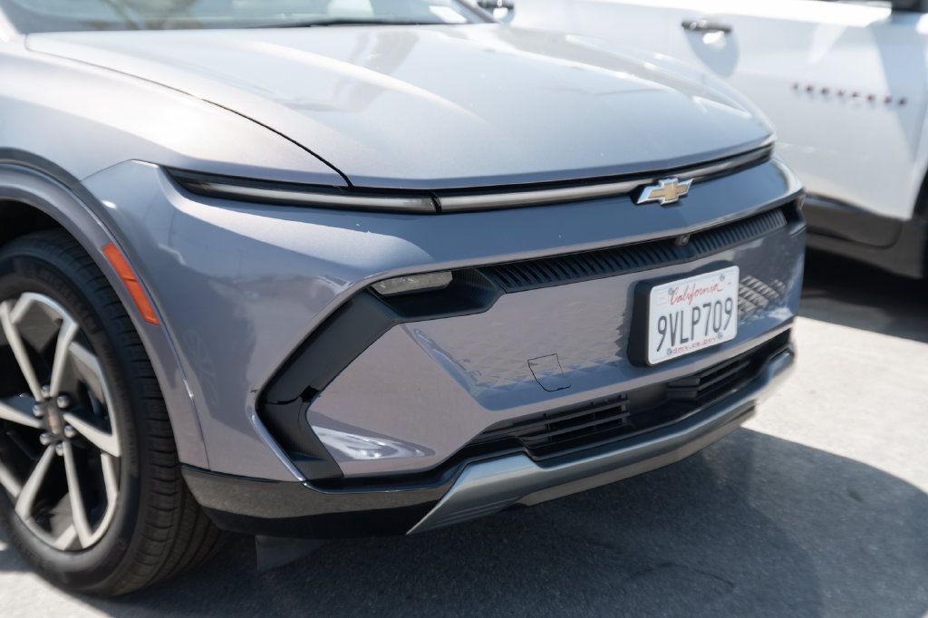 Used 2025 Chevrolet Equinox EV LT w/ Convenience Package FWD image 5