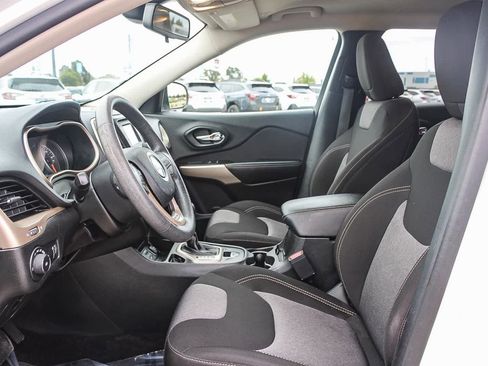 Used 2018 Jeep Cherokee Latitude image 17