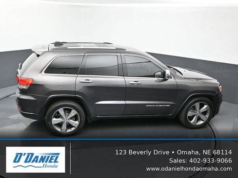 Used 2015 Jeep Grand Cherokee Limited w/ Trailer Tow Group IV AWD/4WD image 19