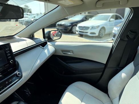 Used 2021 Toyota Corolla L image 13