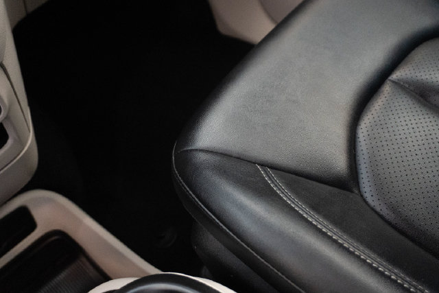 Used 2024 Chrysler Pacifica Touring-L FWD image 14