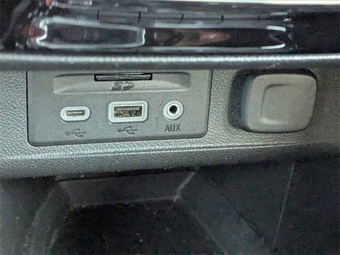 Used 2021 Buick Encore GX Essence w/ Advanced Technology Package image 21