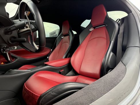 Used 2023 McLaren Artura image 5