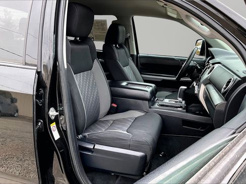 Used 2018 Toyota Tundra SR5 w/ SR5 Upgrade Package image 7