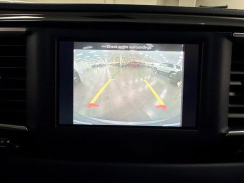 Used 2019 Chrysler Pacifica Touring Plus FWD image 19
