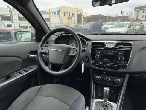 Used 2012 Chrysler 200 LX FWD image 17