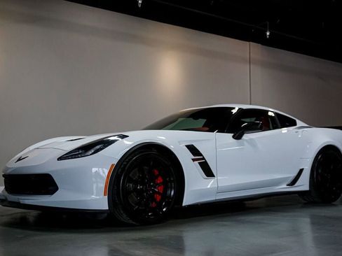 Used 2019 Chevrolet Corvette Grand Sport image 3