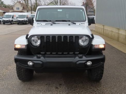 Used 2022 Jeep Gladiator Sport AWD/4WD image 12