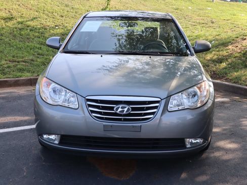 Used 2010 Hyundai Elantra GLS FWD image 2