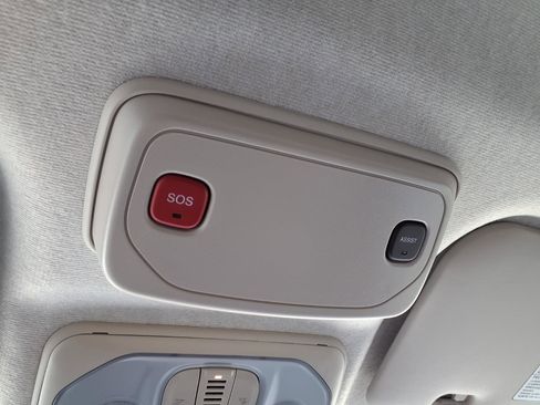 Used 2024 RAM ProMaster 2500 w/ Convenience Group image 13