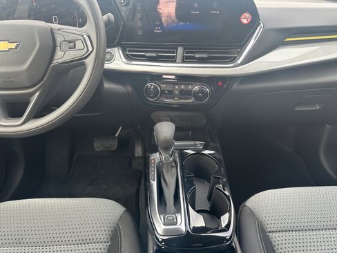 Used 2026 Chevrolet Trax LT image 11