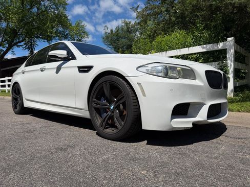 Used 2013 BMW M5 RWD image 32