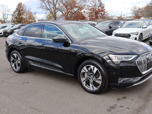 Used 2020 Audi e-tron Premium Plus image 3